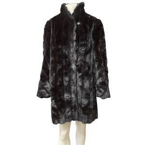 Vintage 1970s Avec Tu  Luxury Fabric Elegant Black Faux Fur Coat